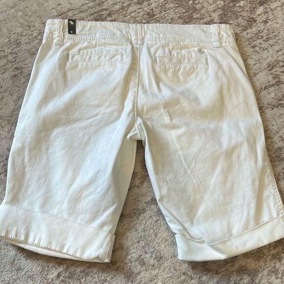 Abercrombie and Fitch new white Bermuda 0 - Picture 3 of 8
